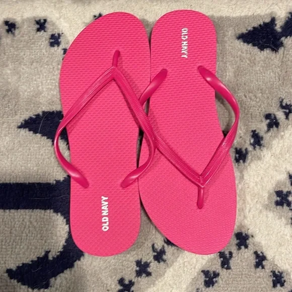 Old Navy Flip Flops - Picture 1 of 2